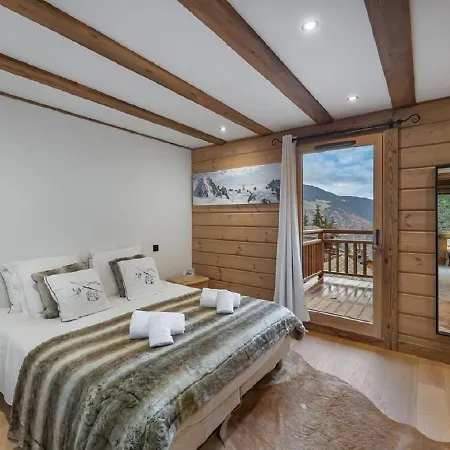 Confortable Et Renove, Ce Grand Chalet Avec Jacuzzi Holiday home Courchevel