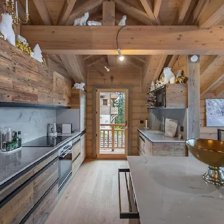 Confortable Et Renove, Ce Grand Chalet Avec Jacuzzi Courchevel