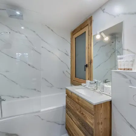 Confortable Et Renove, Ce Grand Chalet Avec Jacuzzi Holiday home *